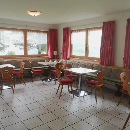 Kurzenhof 度假居 *